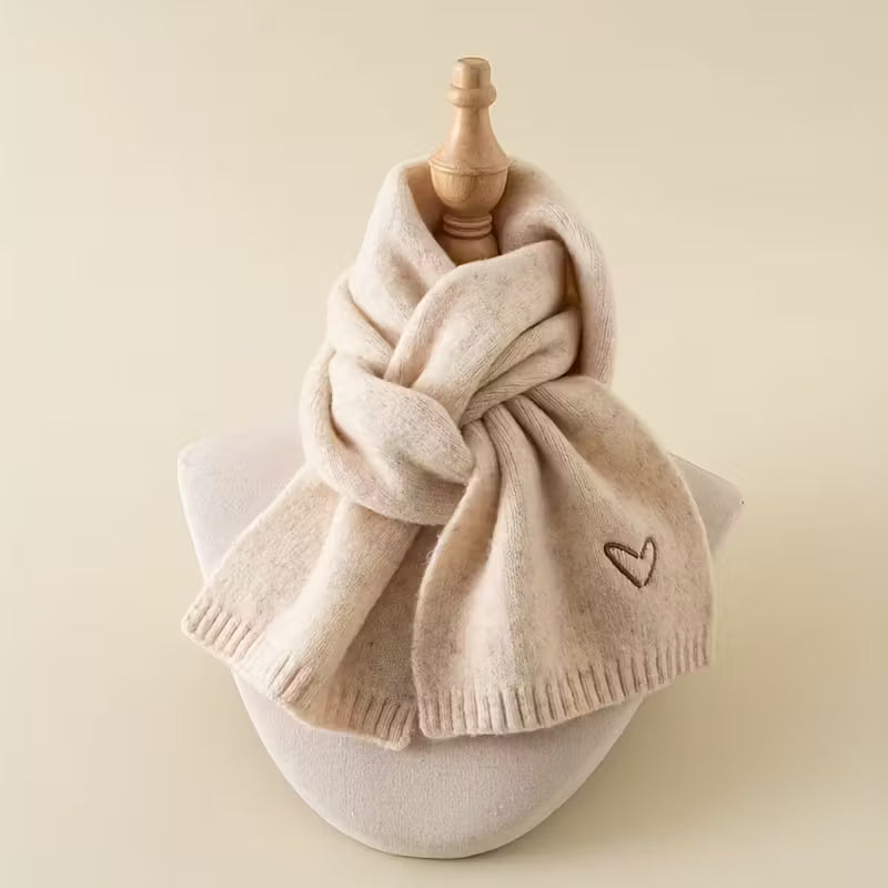 Amoura Cozy Scarf